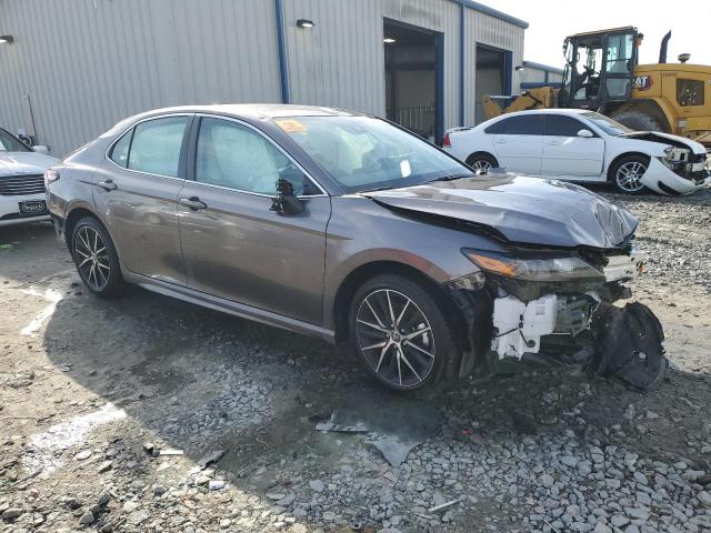 4T1G11AK2RU262587 - 2024 TOYOTA CAMRY SE NIGHT SHADE GRAY photo 4