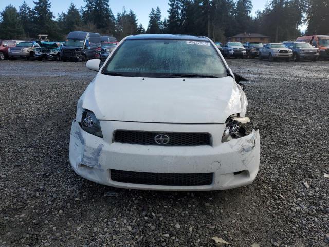 JTKDE177650021222 - 2005 TOYOTA SCION TC WHITE photo 5