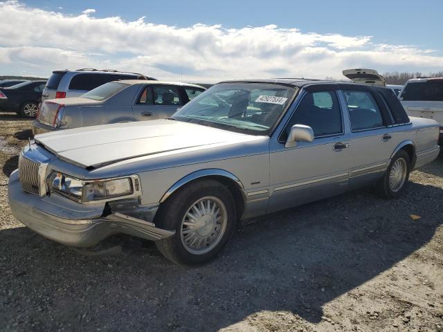 1996 LINCOLN TOWN CAR SIGNATURE, 