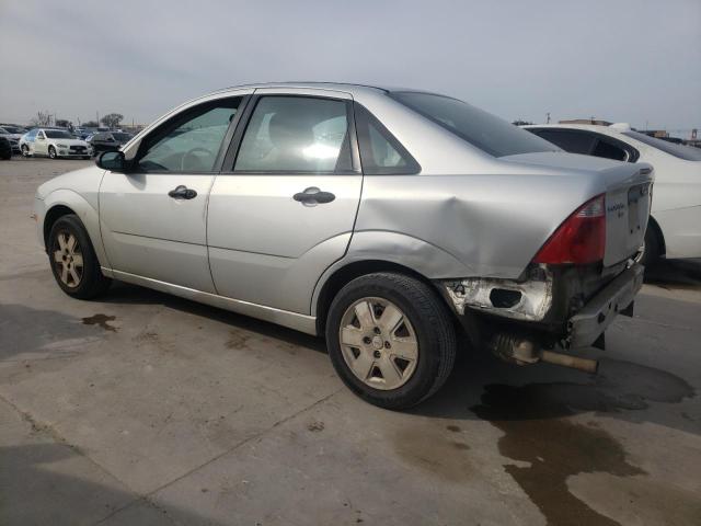 1FAFP34N56W230237 - 2006 FORD FOCUS ZX4 SILVER photo 2