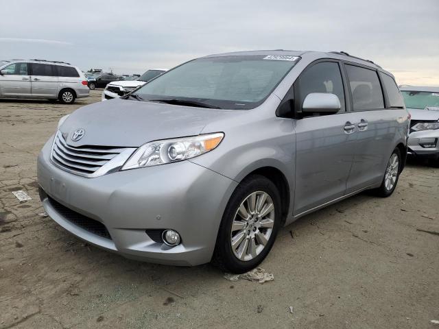 2011 TOYOTA SIENNA XLE, 