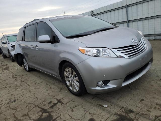 5TDYK3DCXBS029878 - 2011 TOYOTA SIENNA XLE SILVER photo 4