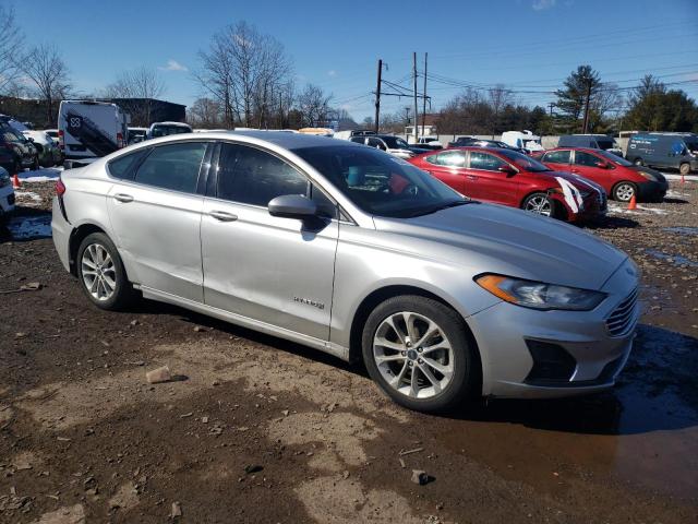 3FA6P0LU1KR226240 - 2019 FORD FUSION SE SILVER photo 4