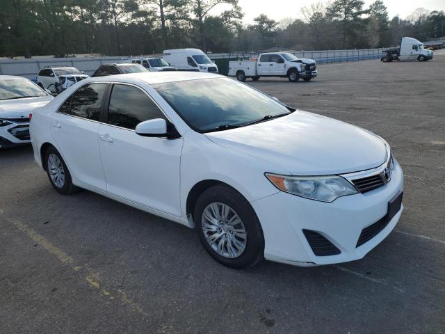 4T1BF1FK5EU848473 - 2014 TOYOTA CAMRY L WHITE photo 4