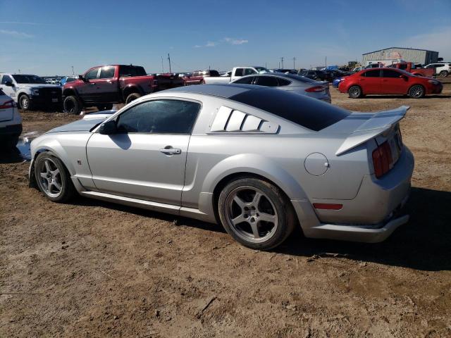 1ZVFT82H365206635 - 2006 FORD MUSTANG GT SILVER photo 2