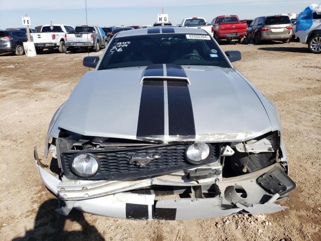 1ZVFT82H365206635 - 2006 FORD MUSTANG GT SILVER photo 5