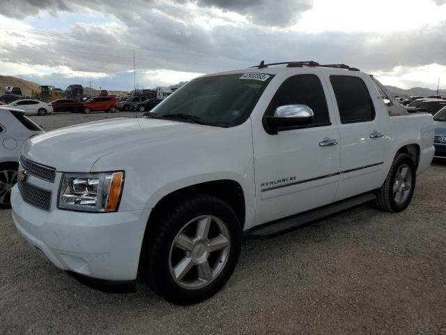 3GNMCGE06BG100362 - 2011 CHEVROLET AVALANCHE LTZ WHITE photo 1