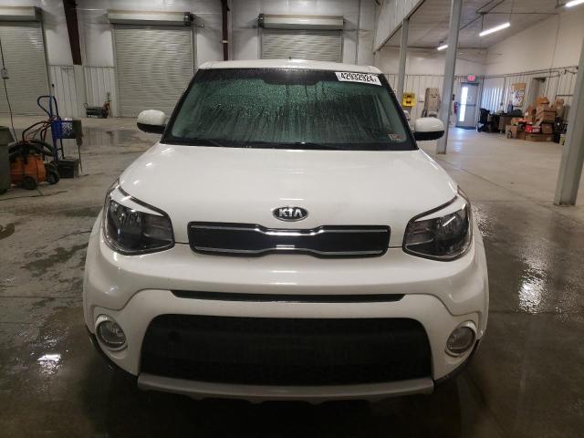 KNDJP3A52K7689917 - 2019 KIA SOUL + WHITE photo 5