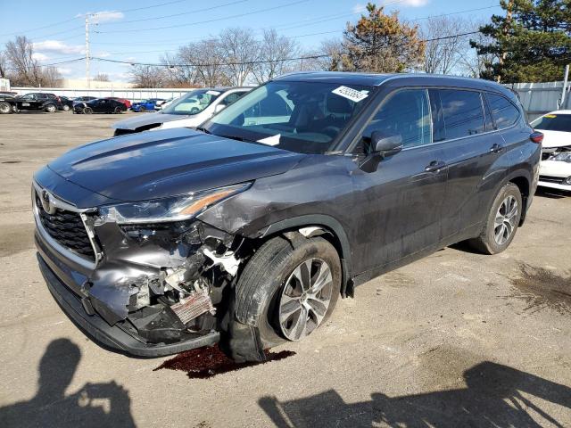 5TDHZRBH9MS150661 - 2021 TOYOTA HIGHLANDER XLE GRAY photo 1