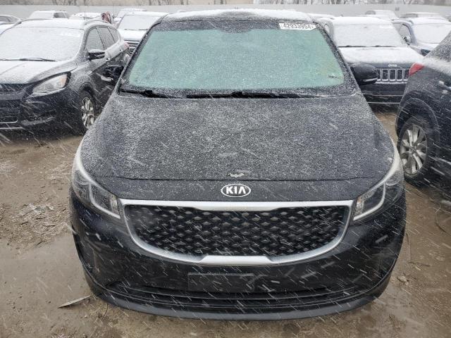 KNDMB5C16H6332479 - 2017 KIA SEDONA LX BLACK photo 5