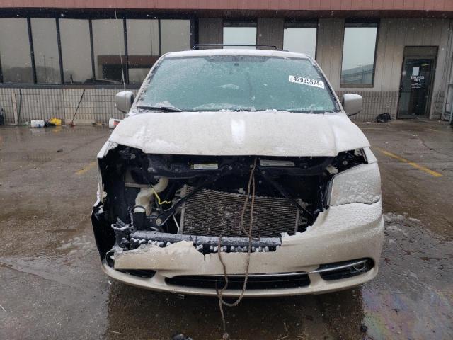 2C4RC1CG8CR246432 - 2012 CHRYSLER TOWN & COU TOURING L CREAM photo 5