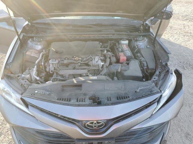 4T1B11HK4JU151303 - 2018 TOYOTA CAMRY L GRAY photo 11