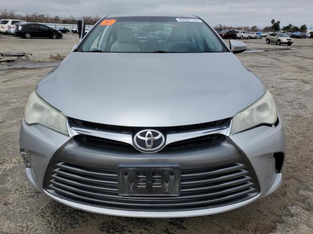 4T4BF1FK6GR582471 - 2016 TOYOTA CAMRY LE SILVER photo 5