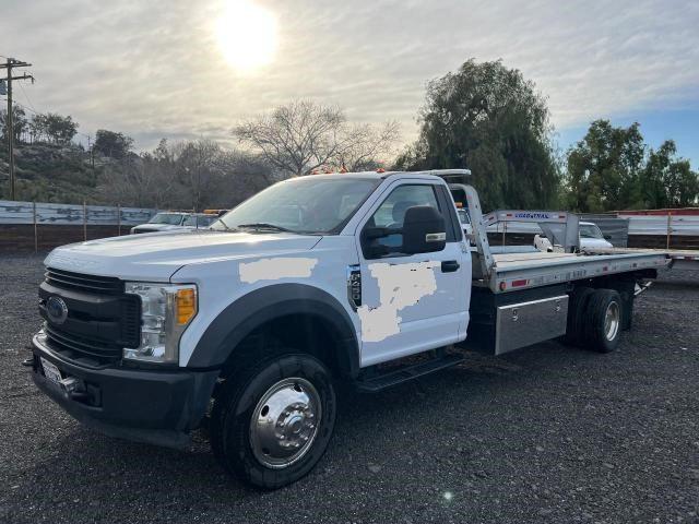 1FDUF4GT8HEE27556 - 2017 FORD F450 SUPER WHITE photo 2