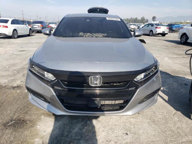 1HGCV1F39JA097461 - 2018 HONDA ACCORD SPORT SILVER photo 5