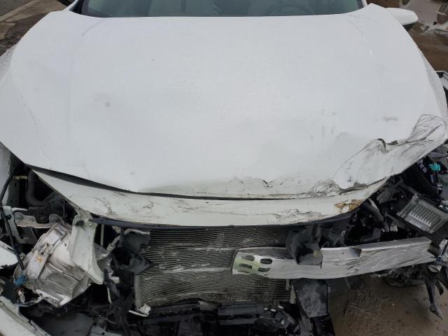 2HGFC2F66JH580734 - 2018 HONDA CIVIC LX WHITE photo 11