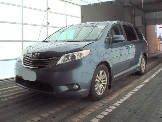 5TDYK3DC1DS403023 - 2013 TOYOTA SIENNA XLE BLUE photo 2