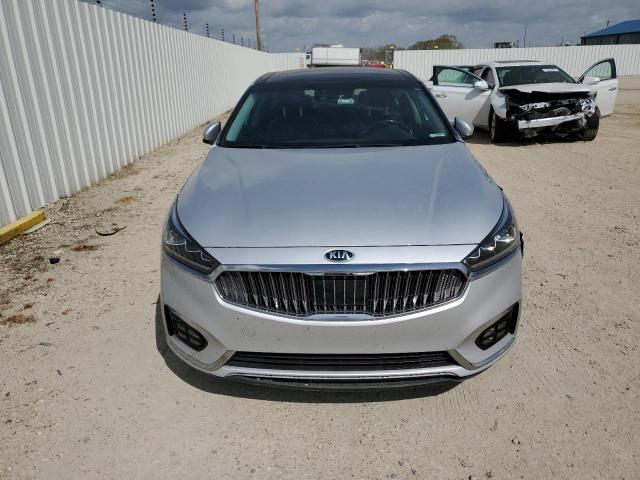 KNALC4J17H5067208 - 2017 KIA CADENZA PREMIUM SILVER photo 5