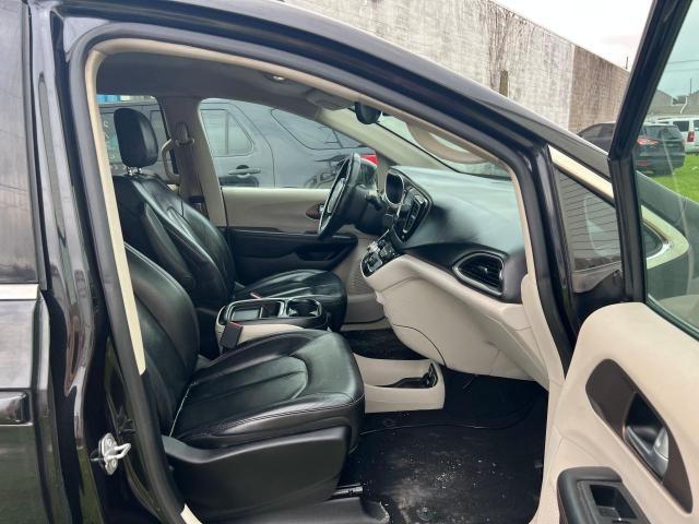 2C4RC1BG4HR530097 - 2017 CHRYSLER PACIFICA TOURING L შავი ფოტო 5