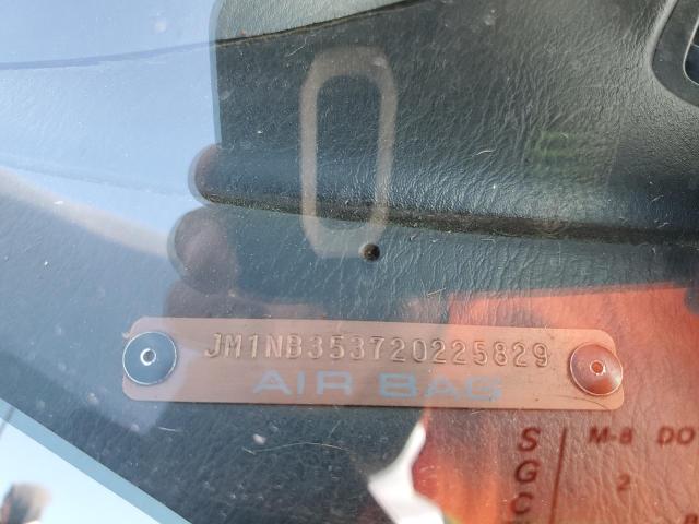 JM1NB353720225829 - 2002 MAZDA MX-5 MIATA BASE BLACK photo 12