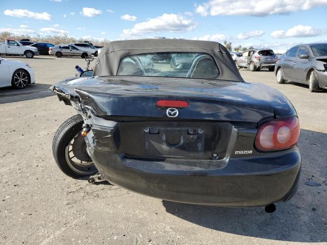 JM1NB353720225829 - 2002 MAZDA MX-5 MIATA BASE BLACK photo 6