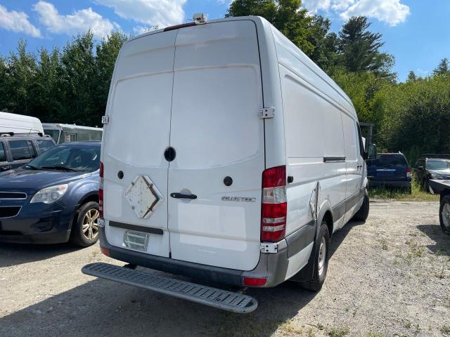 WD3PE8CB3C5711303 - 2012 MERCEDES-BENZ SPRINTER 2500 WHITE photo 4