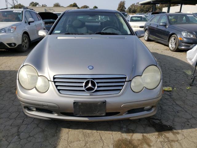 WDBRN40J34A580139 - 2004 MERCEDES-BENZ 240-CLASS SILVER photo 5