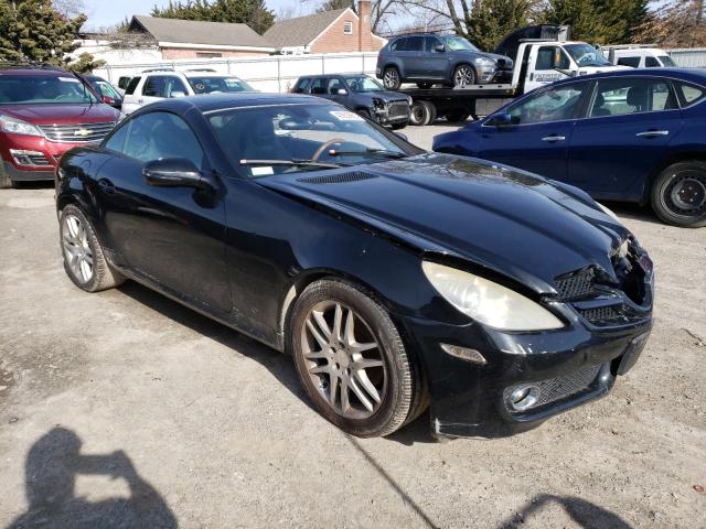 WDBWK54F49F192239 - 2009 MERCEDES-BENZ SLK 300 BLACK photo 4