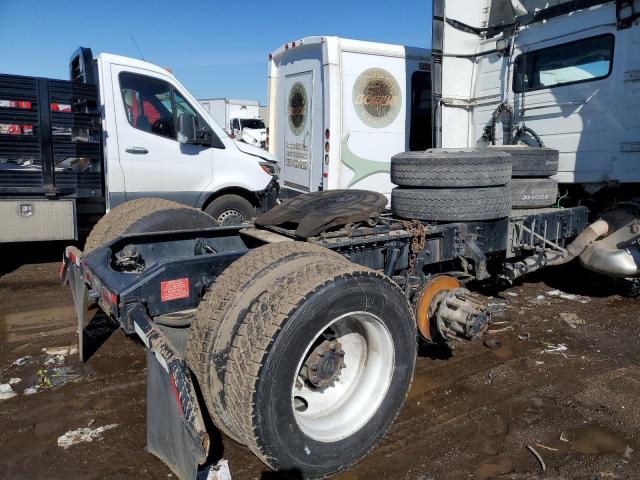 4V4WC9EH2KN244232 - 2019 VOLVO VNR WHITE photo 6