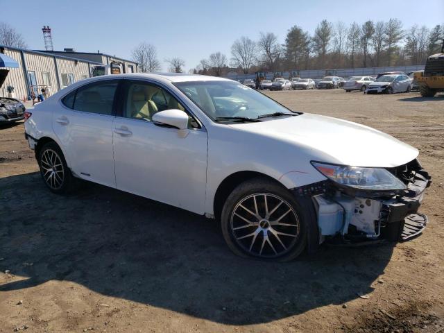 JTHBW1GG9F2091975 - 2015 LEXUS ES 300H WHITE photo 4