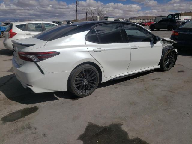 4T1KZ1AK2MU054026 - 2021 TOYOTA CAMRY TRD WHITE photo 3