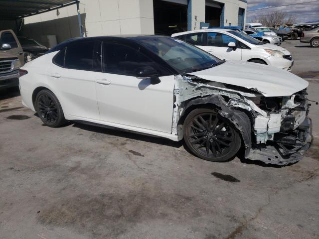 4T1KZ1AK2MU054026 - 2021 TOYOTA CAMRY TRD WHITE photo 4