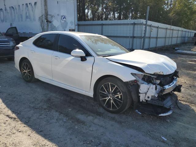 4T1S11AK0RU213933 - 2024 TOYOTA CAMRY SE NIGHT SHADE WHITE photo 4