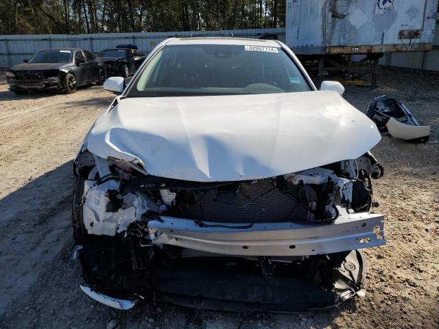4T1S11AK0RU213933 - 2024 TOYOTA CAMRY SE NIGHT SHADE WHITE photo 5