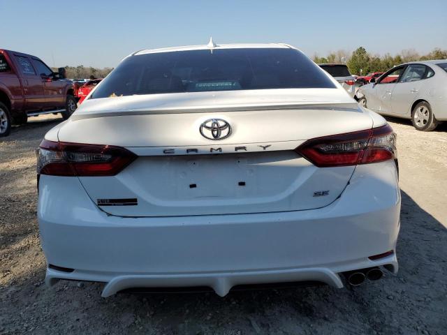 4T1S11AK0RU213933 - 2024 TOYOTA CAMRY SE NIGHT SHADE WHITE photo 6