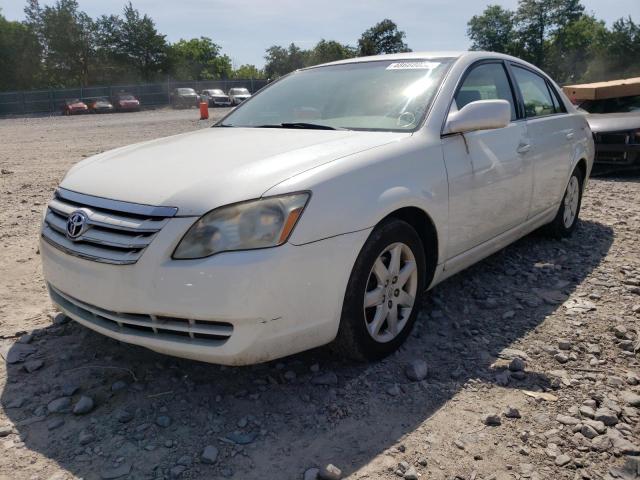 4T1BK36B95U040845 - 2005 TOYOTA AVALON XL WHITE photo 2