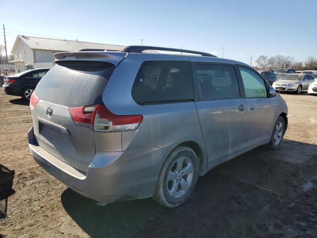 5TDKK3DC9CS198555 - 2012 TOYOTA SIENNA LE GRAY photo 3