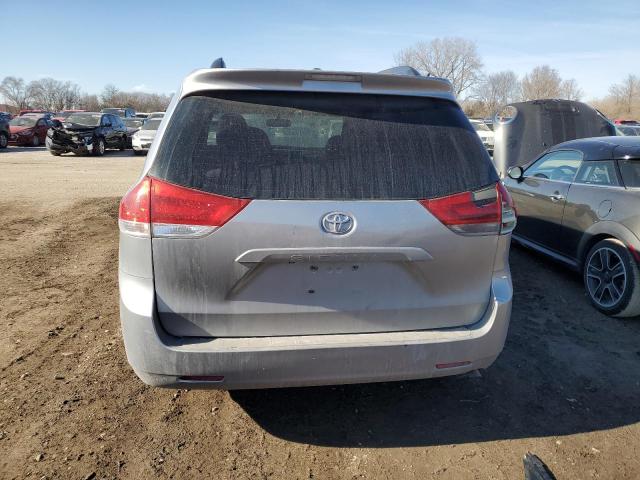 5TDKK3DC9CS198555 - 2012 TOYOTA SIENNA LE GRAY photo 6