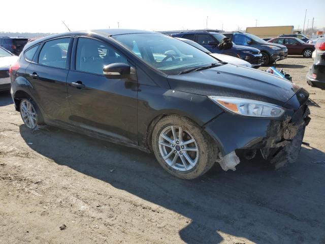 1FADP3K27FL255481 - 2015 FORD FOCUS SE BLACK photo 4