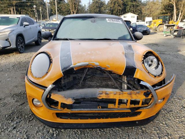 WMWXP5C37H3C64212 - 2017 MINI COOPER ORANGE photo 5