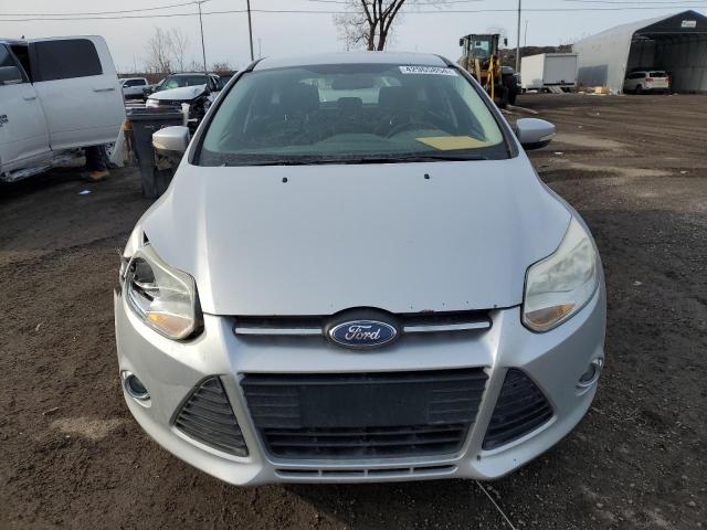 1FAHP3K26CL121588 - 2012 FORD FOCUS SE GRAY photo 5