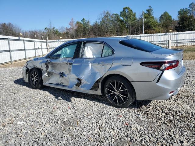 4T1G11AK5NU706121 - 2022 TOYOTA CAMRY SE SILVER photo 2