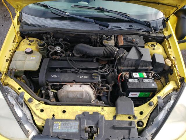 3FAFP31312R228663 - 2002 FORD FOCUS ZX3 YELLOW photo 11