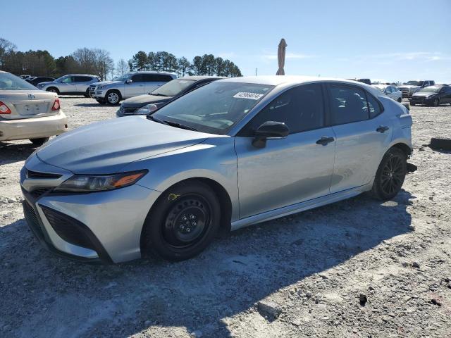 4T1T11AK7MU406528 - 2021 TOYOTA CAMRY SE SILVER photo 1