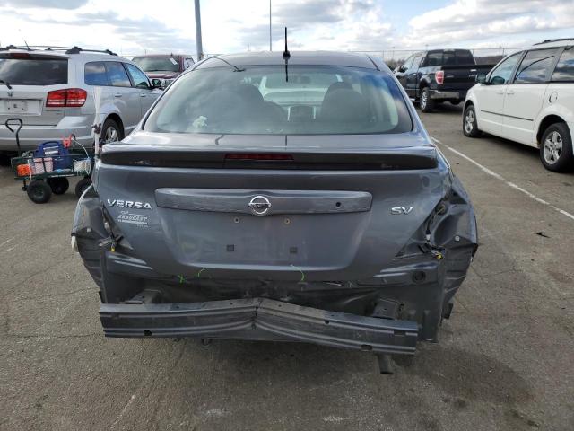 3N1CN7AP5JL858588 - 2018 NISSAN VERSA S CHARCOAL photo 6