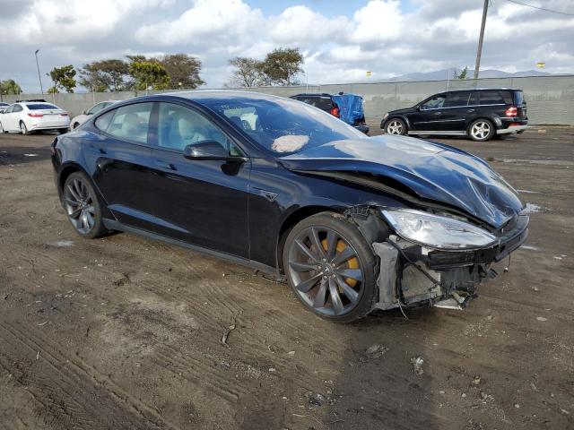 5YJSA1E11GF125274 - 2016 TESLA MODEL S Սև լուսանկար 4