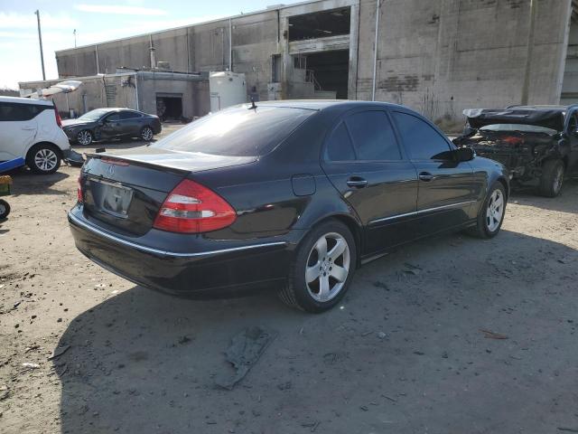 WDBUF70J45A753712 - 2005 MERCEDES-BENZ E 500 BLACK photo 3