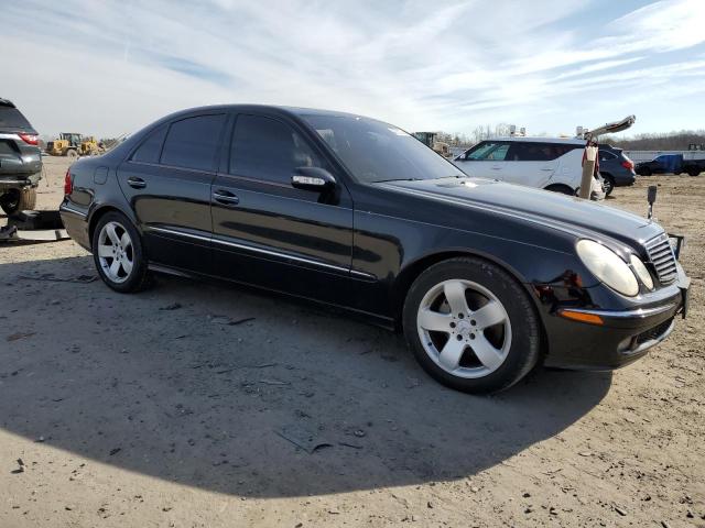 WDBUF70J45A753712 - 2005 MERCEDES-BENZ E 500 BLACK photo 4