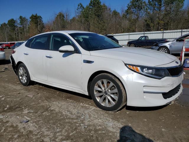 5XXGT4L37JG265095 - 2018 KIA OPTIMA LX WHITE photo 4