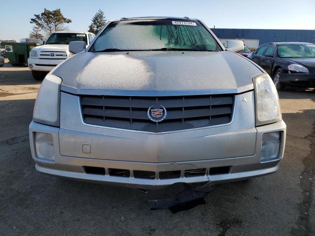 1GYEE637950200590 - 2005 CADILLAC SRX SILVER photo 5